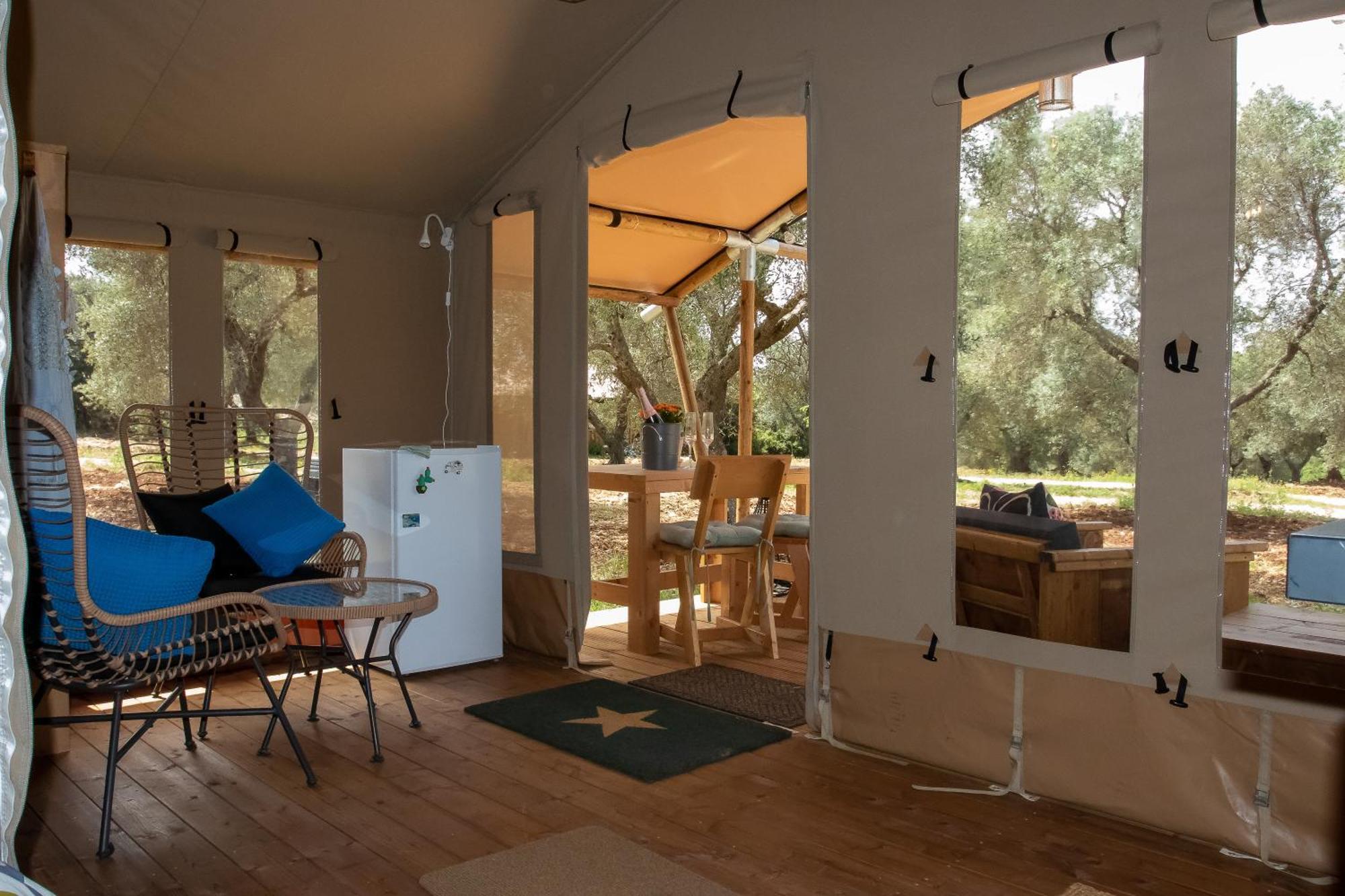 Hotel Domus Olea Glamping à Ceglie Messapica Extérieur photo