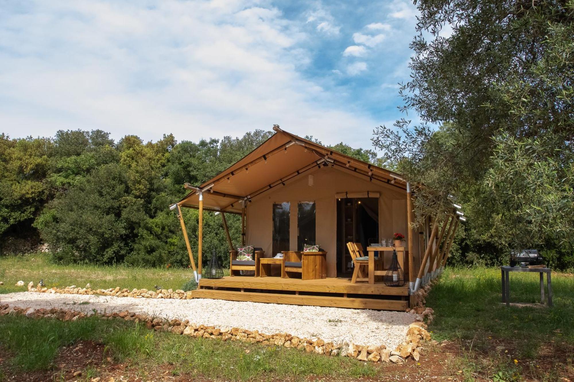 Hotel Domus Olea Glamping à Ceglie Messapica Extérieur photo