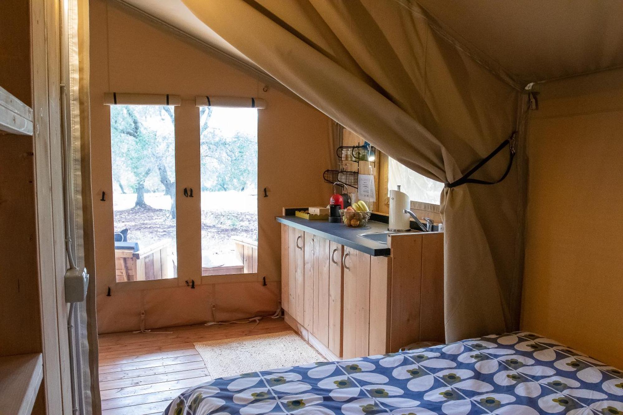 Hotel Domus Olea Glamping à Ceglie Messapica Extérieur photo