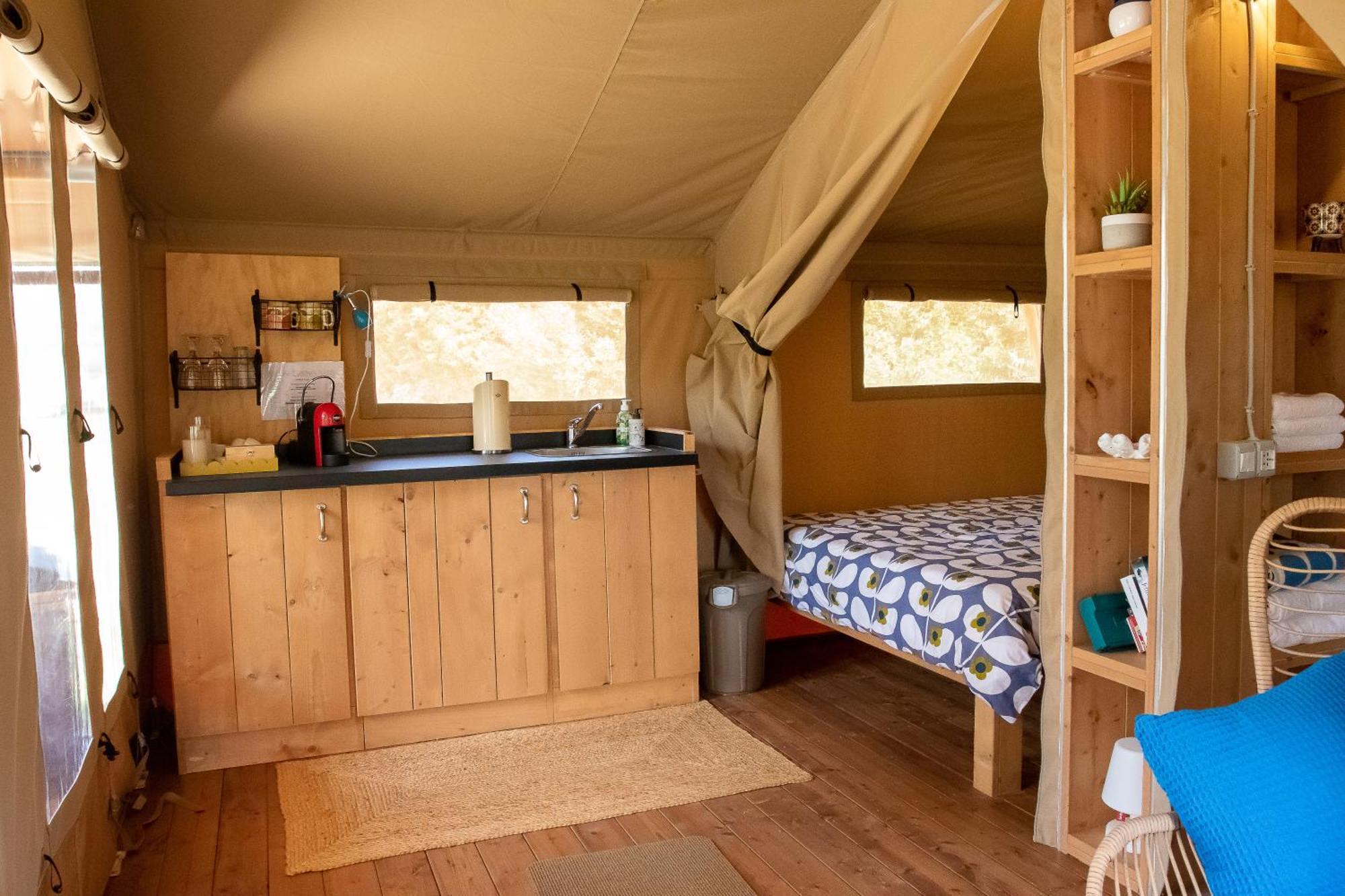 Hotel Domus Olea Glamping à Ceglie Messapica Extérieur photo