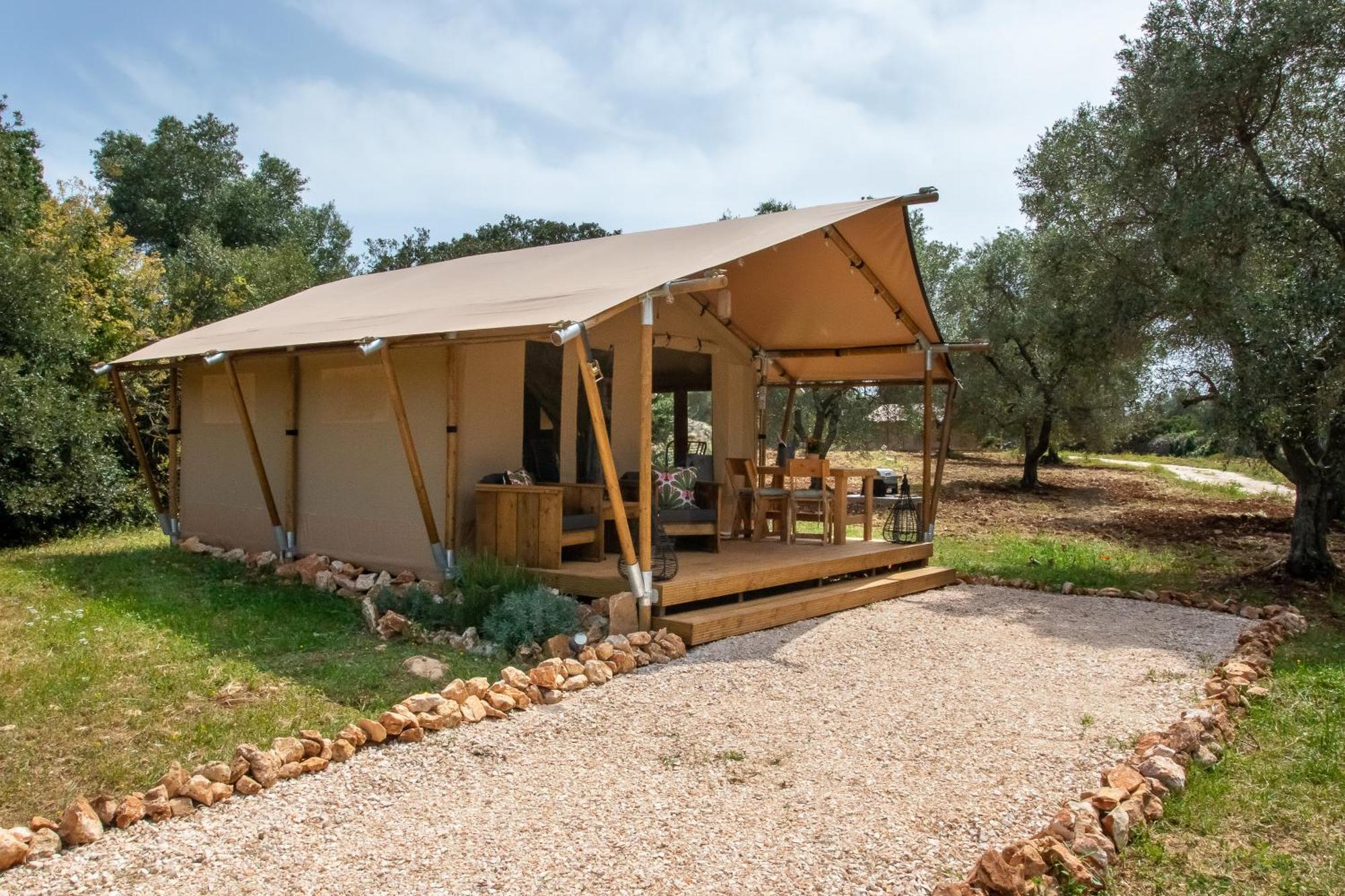 Hotel Domus Olea Glamping à Ceglie Messapica Extérieur photo