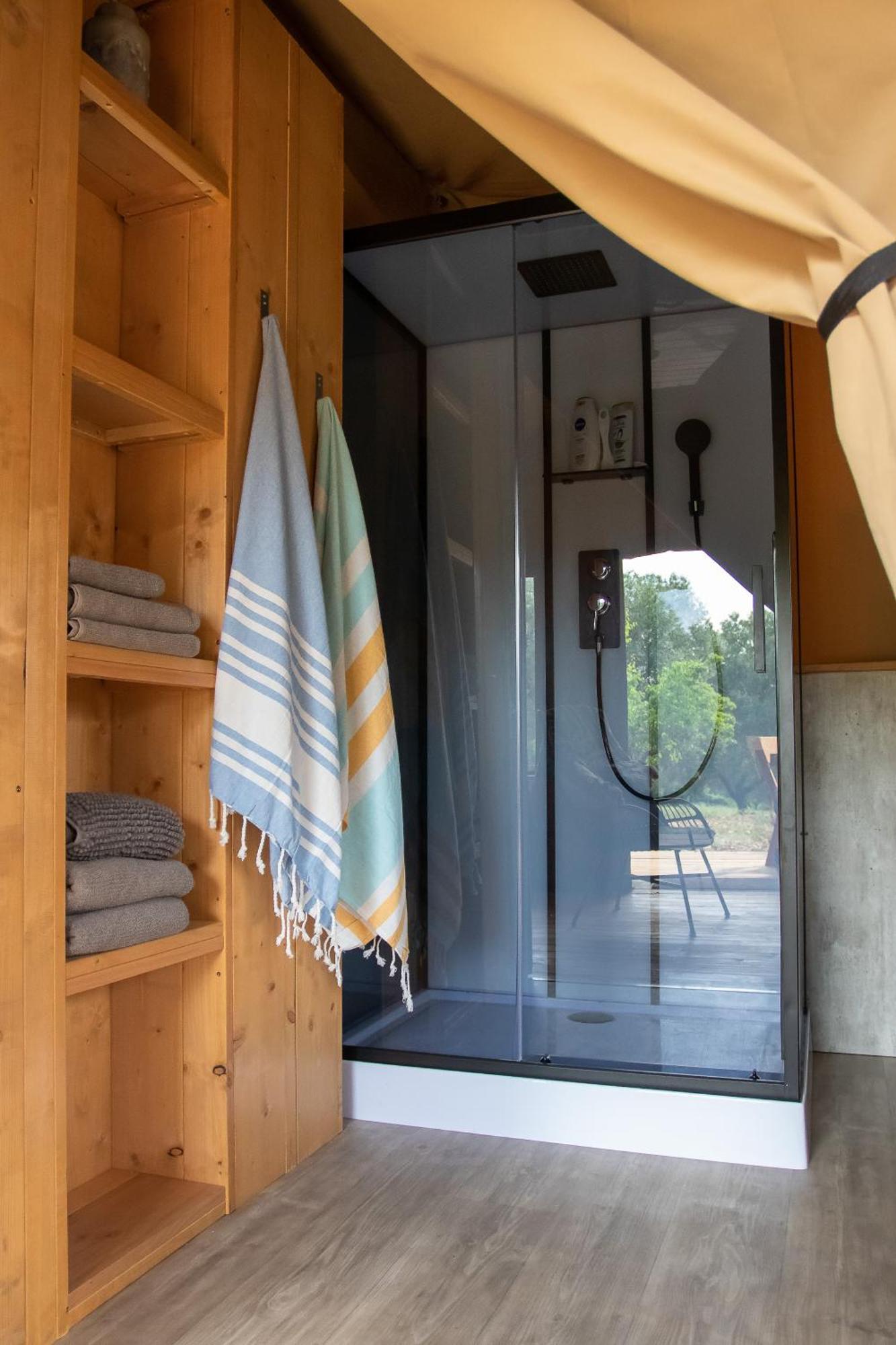 Hotel Domus Olea Glamping à Ceglie Messapica Extérieur photo