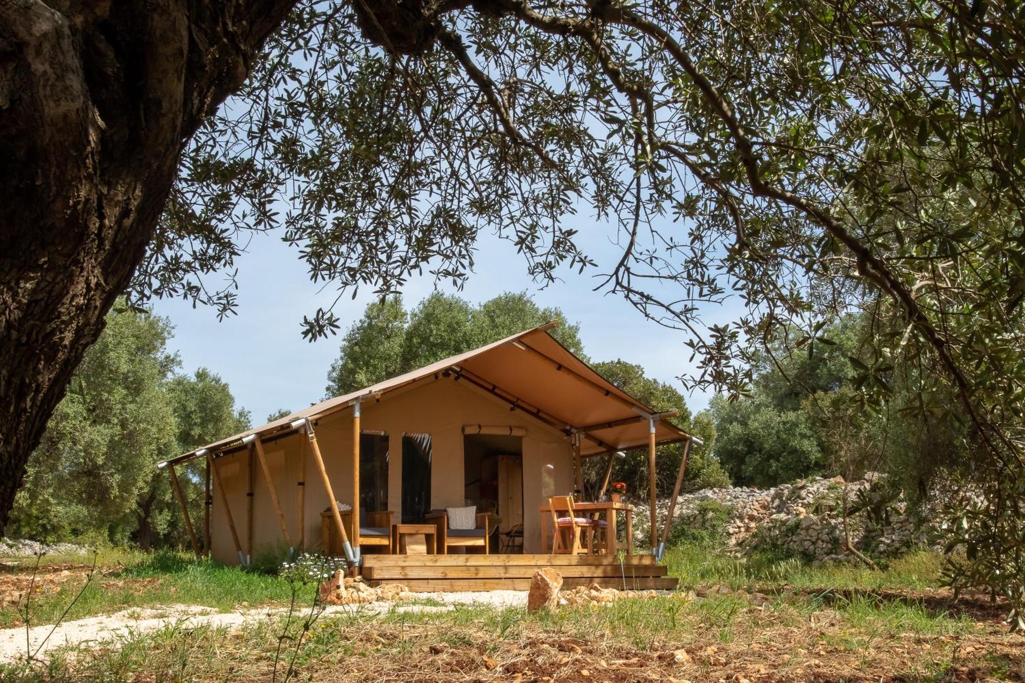 Hotel Domus Olea Glamping à Ceglie Messapica Extérieur photo
