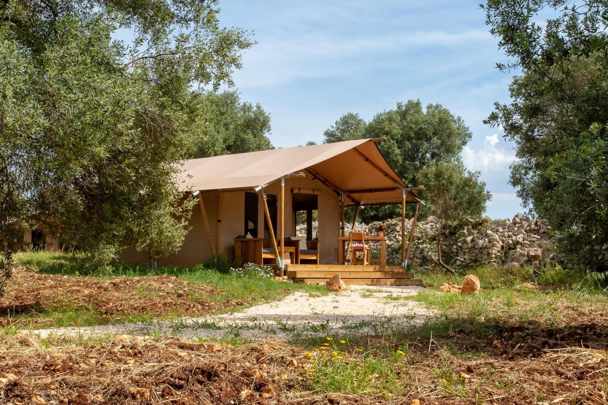 Hotel Domus Olea Glamping à Ceglie Messapica Extérieur photo