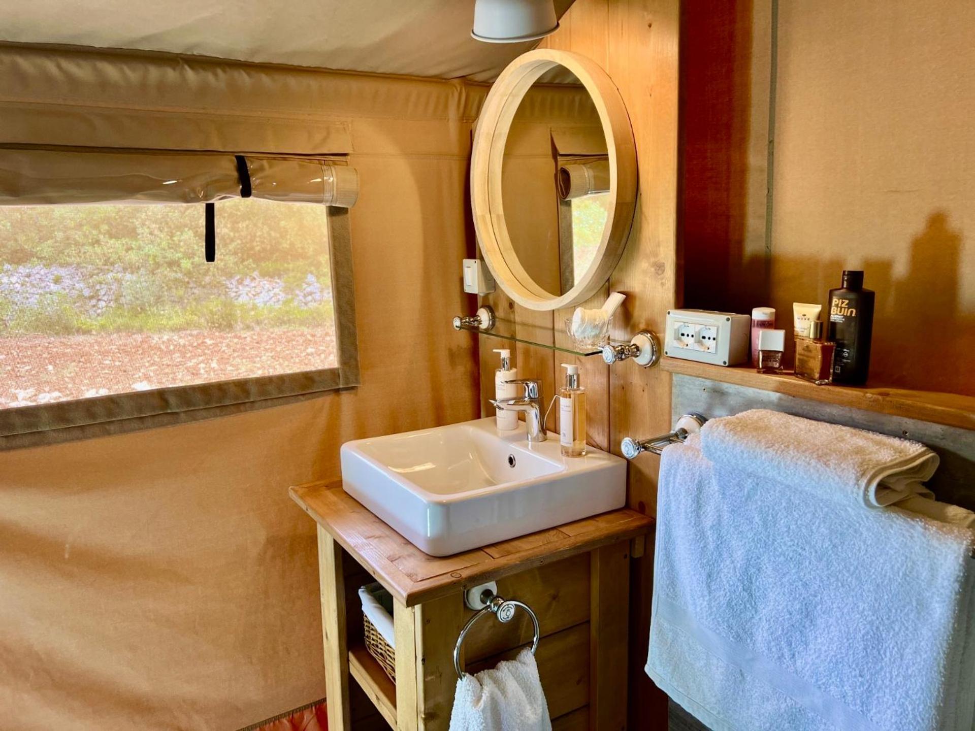 Hotel Domus Olea Glamping à Ceglie Messapica Extérieur photo