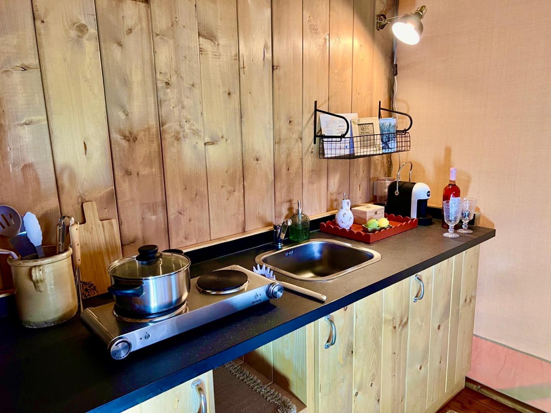 Hotel Domus Olea Glamping à Ceglie Messapica Extérieur photo